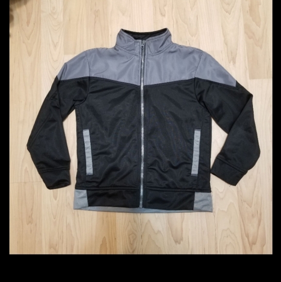 Starter  child  full-zip jacket - size 6/7 - Picture 3 of 5